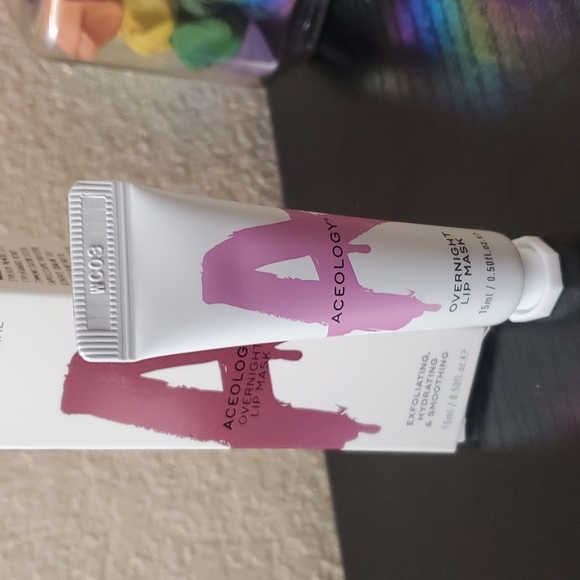 Anthropologie beauty brand: Aceology overnight lip mask - Picture 3 of 3
